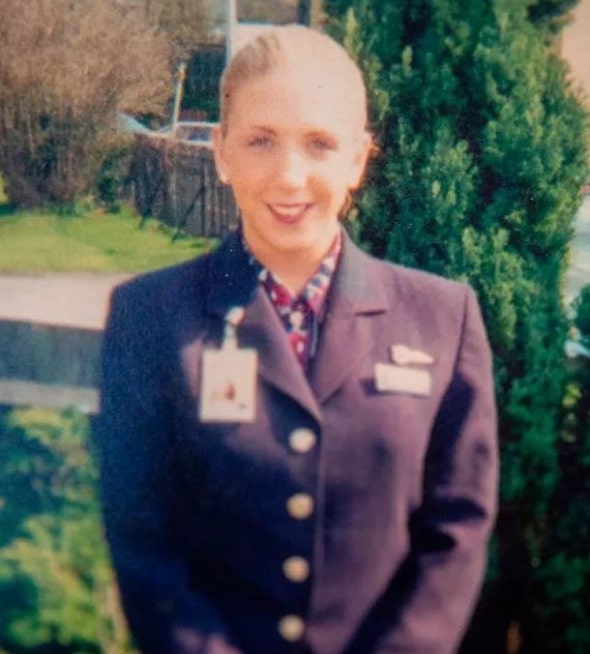 Lucie khi còn là tiếp viên hàng không của British Airways